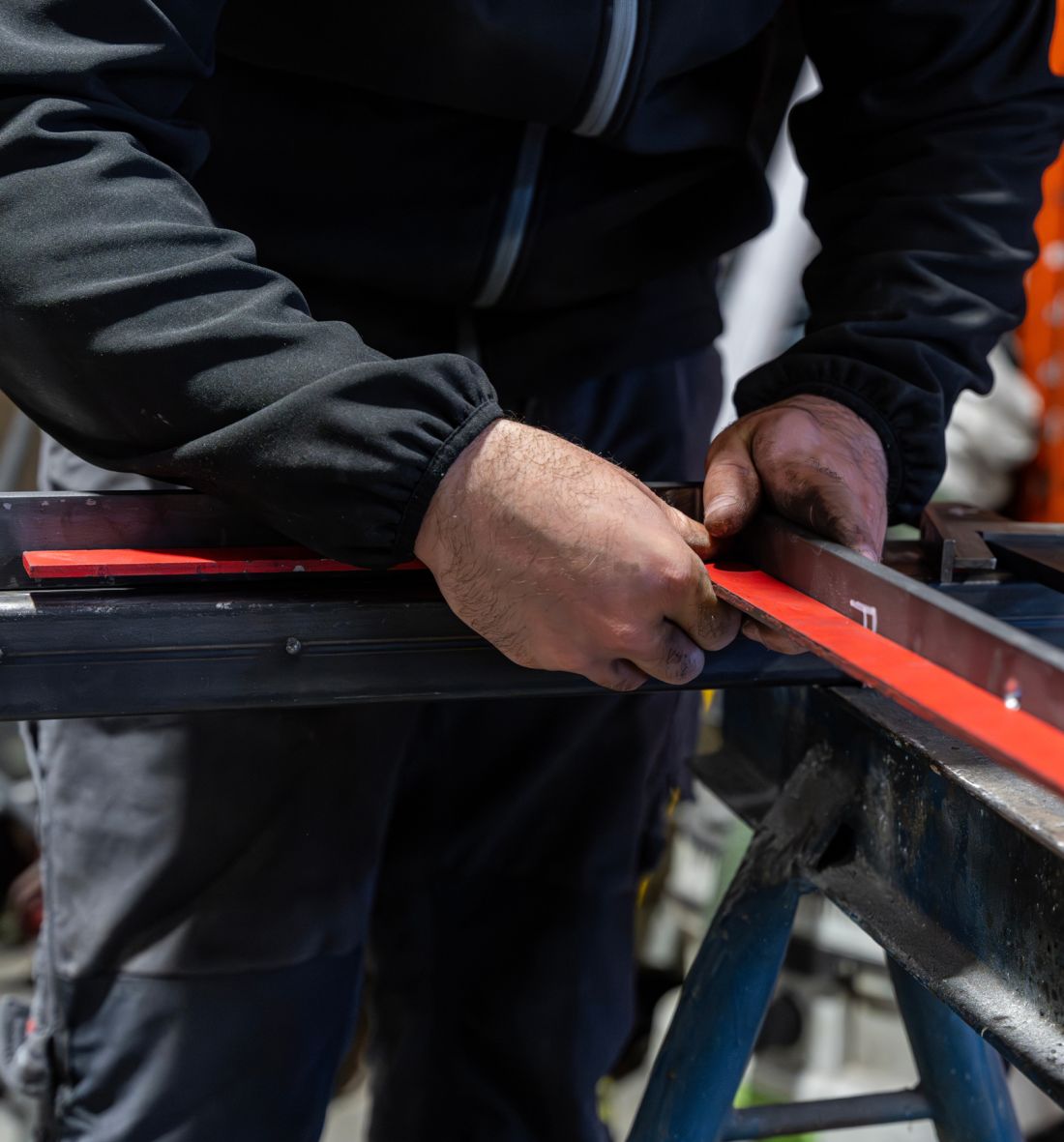 Travail de m&eacute;tallerie pour pi&egrave;ces de chaudronnerie et tuyauterie